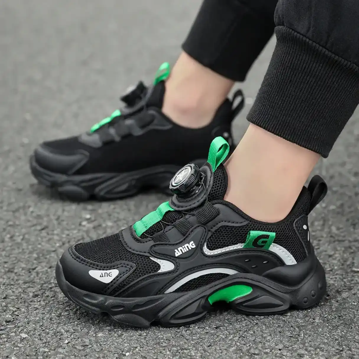 Sepatu Anak Sekolah